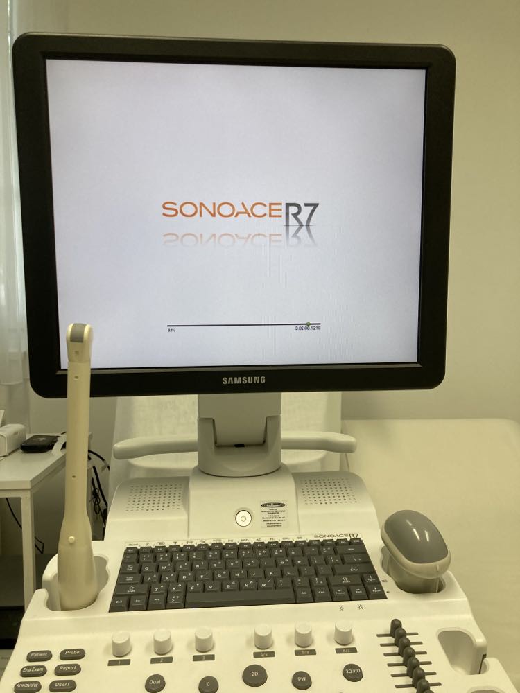 Használt SonoAce R7 szülészeti-nőgyógyászati ultrahang készülék két vizsgálófejjel Használt SonoAce R7 szülészeti-nőgyógyászati ultrahang készülék két vizsgálófejjel